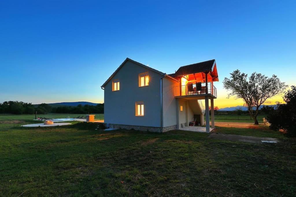 Holiday House Aurora Borealis Ervenik Buitenkant foto
